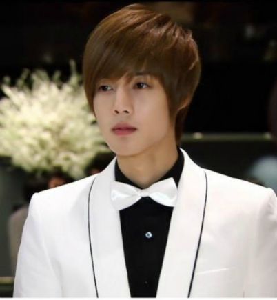 Boys Over Flowers actor's Kim Hyun Joong has confirmed that he is about to get married to his girlfriend who is outside the industry. 1