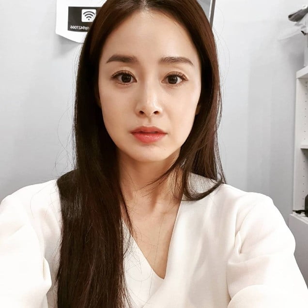 Son Ye Jin And Kim Tae Hee Are Like Twins That Cause Social Networking ...