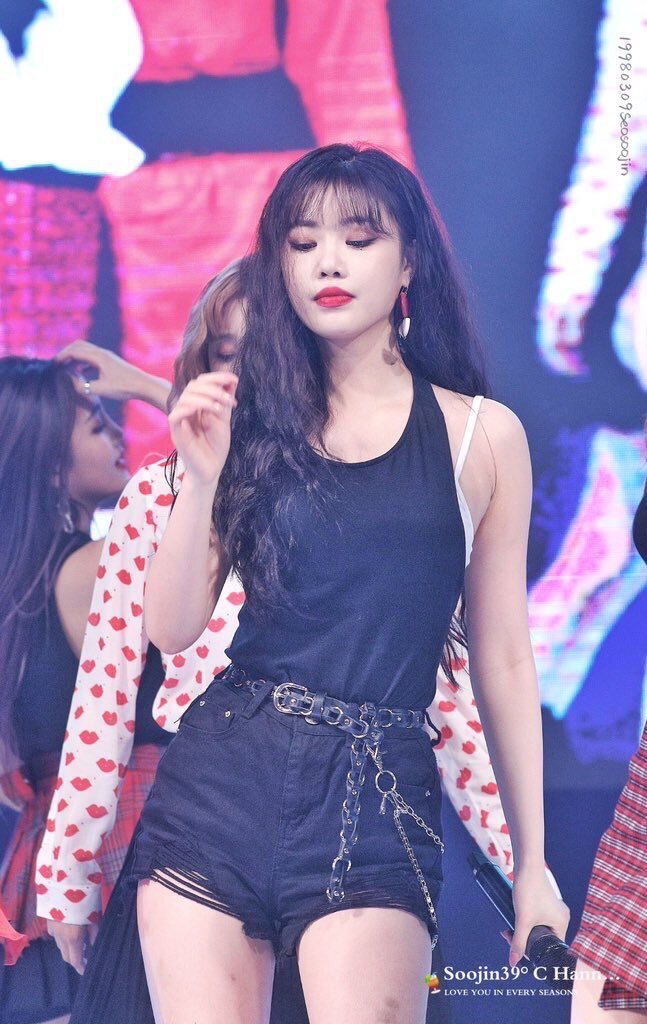(G)I-DLE’s Soojin body