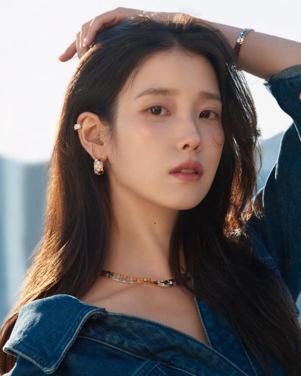 IU and Cha Eun Woo featured as a stylish duo in Chaumet's 'Bee De Chaumet' campaign 5