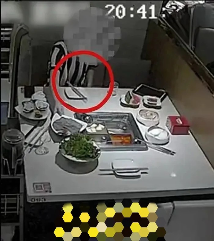 A Filipino man was caught red-handed putting something disgusting in his food just to avoid paying a restaurant bill in China. 1