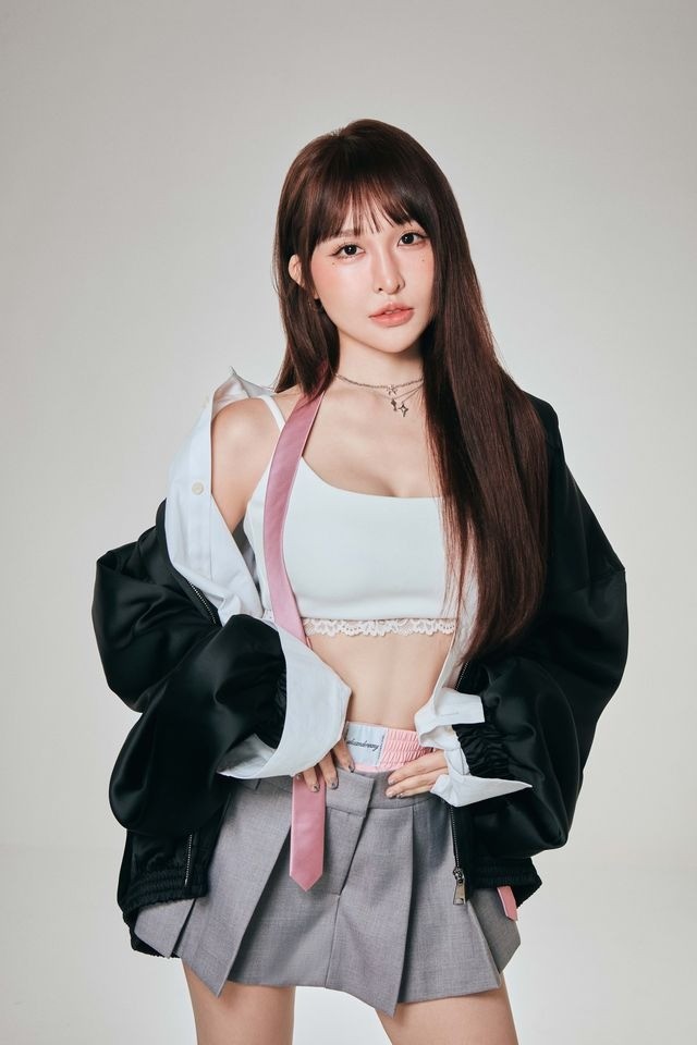 94-liner Female Singer on the Run After Piling Up Debt 1