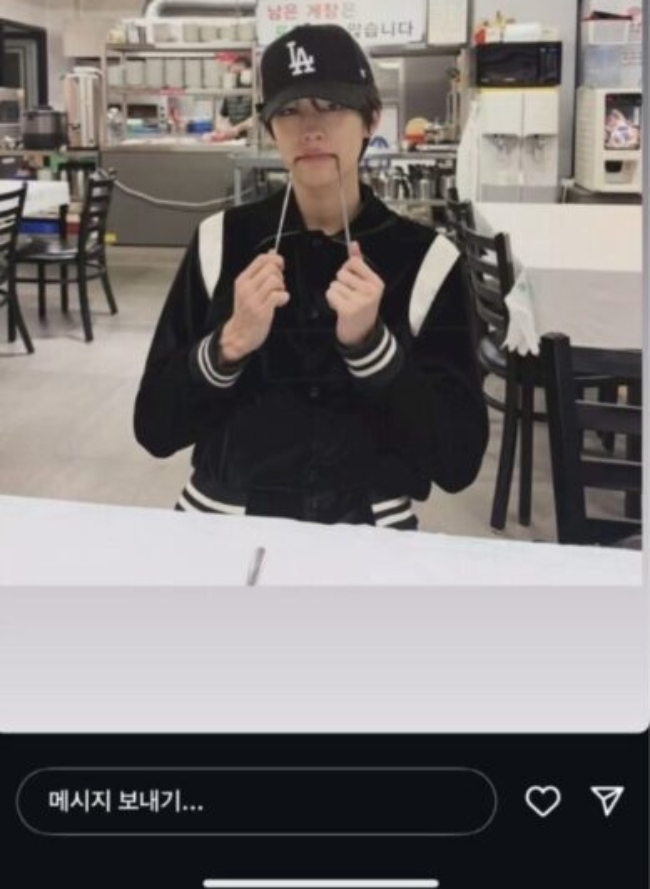 New Year’s First Celebrity Couple Revealed, Identities Send Social Media Into a Frenzy 3